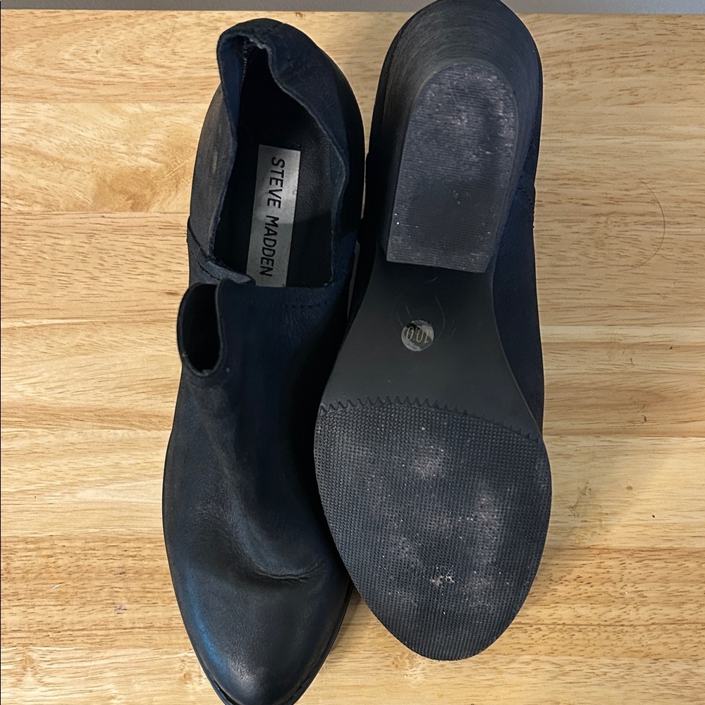 Steve Madden Black Ankle Booties - Picture 3 of 6